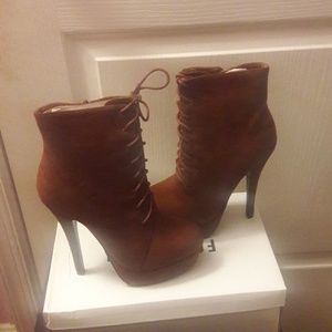 👠NIB👠 FOREVER 21 CAMEL PLATFORM HEELS